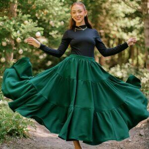 Chelsea Reece Green Madonna Skirt In Evergreen NWOT Size 10/12